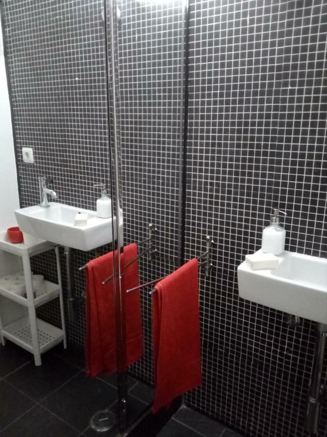 Apartment Stunning Near Chiado Lisbon